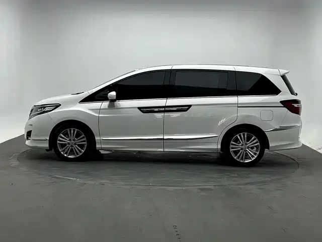 Honda Elysion 2016 2.4L Luxury