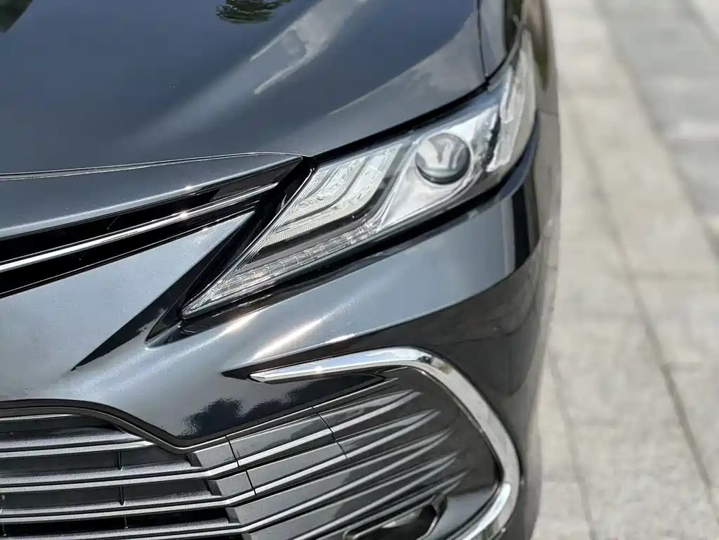 Toyota Camry — миниатюра 12