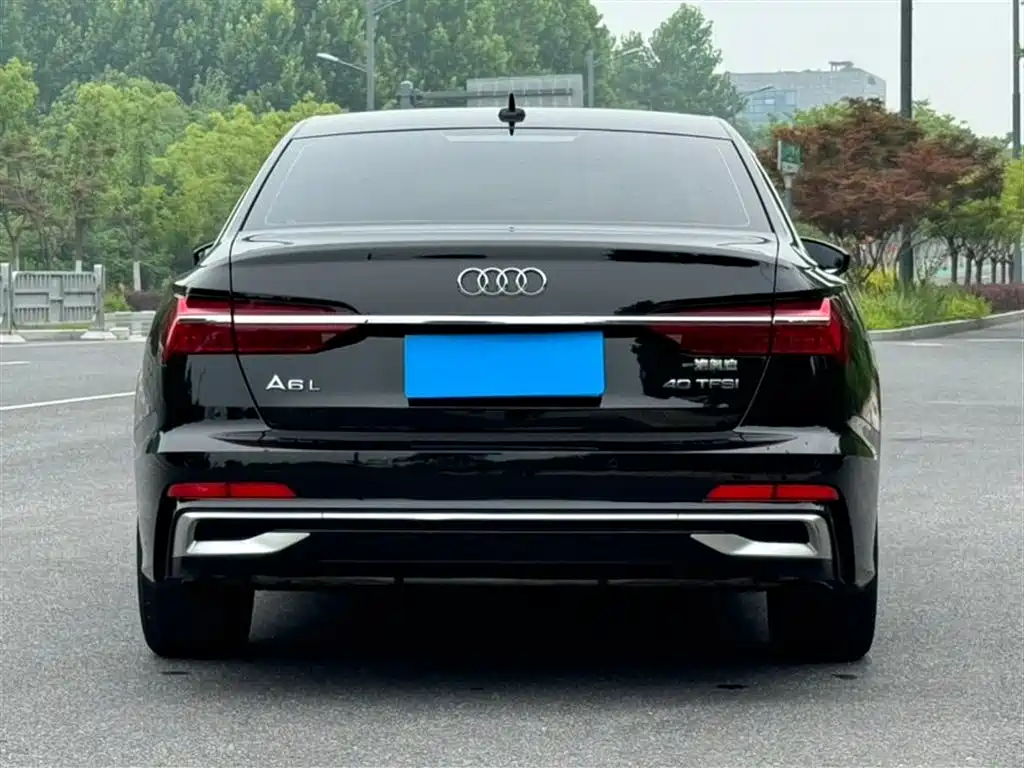 Audi A6L 2023 40 TFSI Luxury