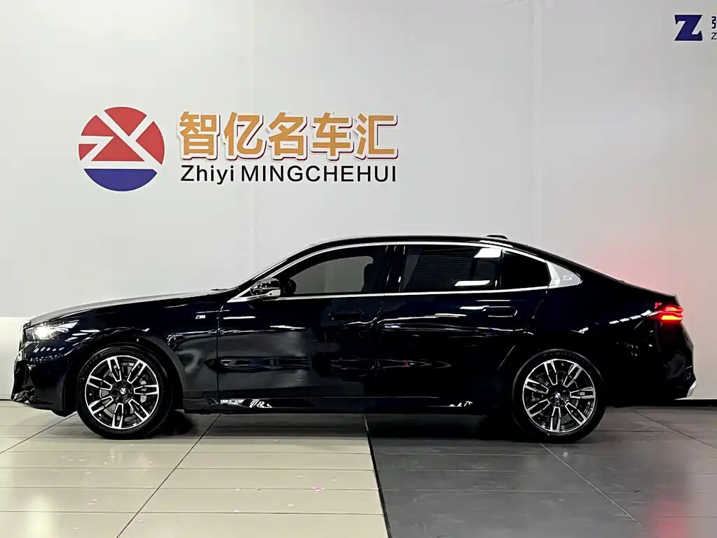 BMW 5 Series 5 2024 530Li Lead M Sport