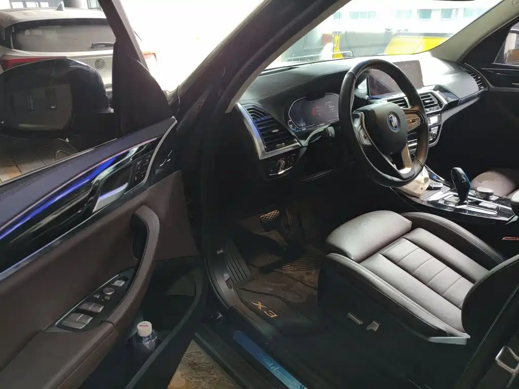 BMW iX3 — миниатюра 16