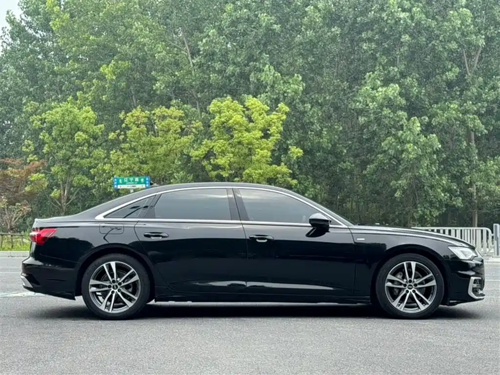 Audi A6L 2023 40 TFSI Luxury