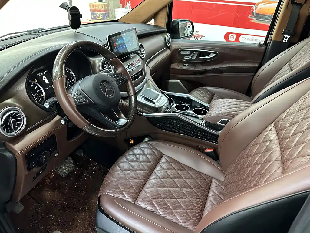 Mercedes-Benz Vito 2021 2.0T 7 мест