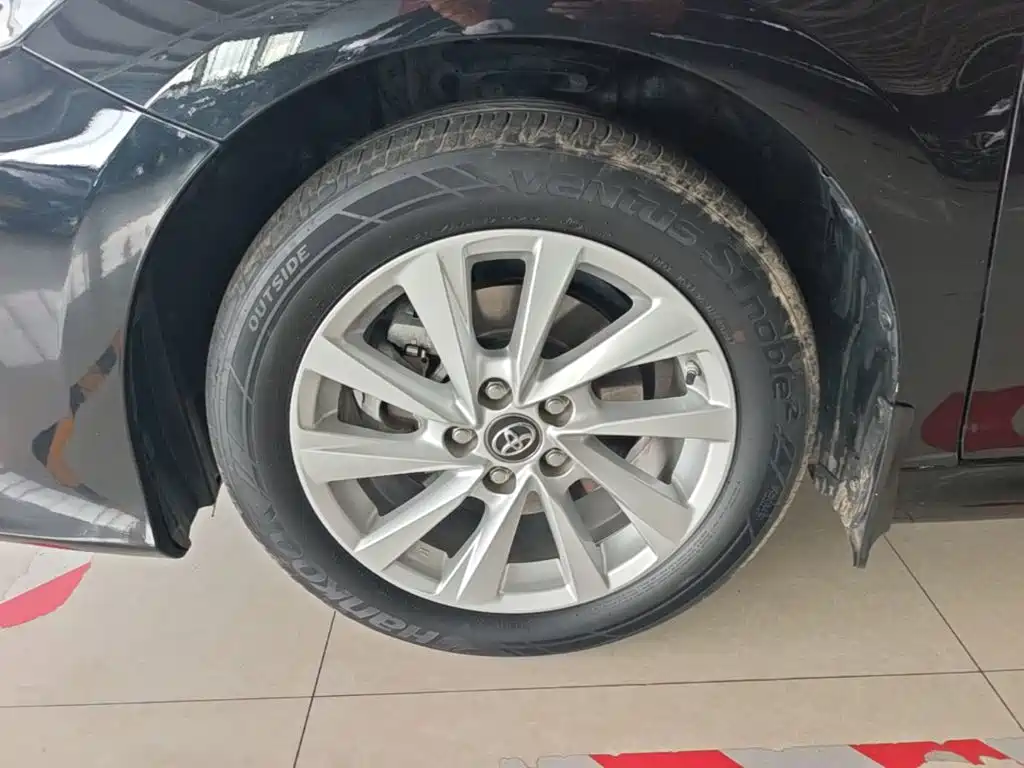 Toyota Camry — миниатюра 23