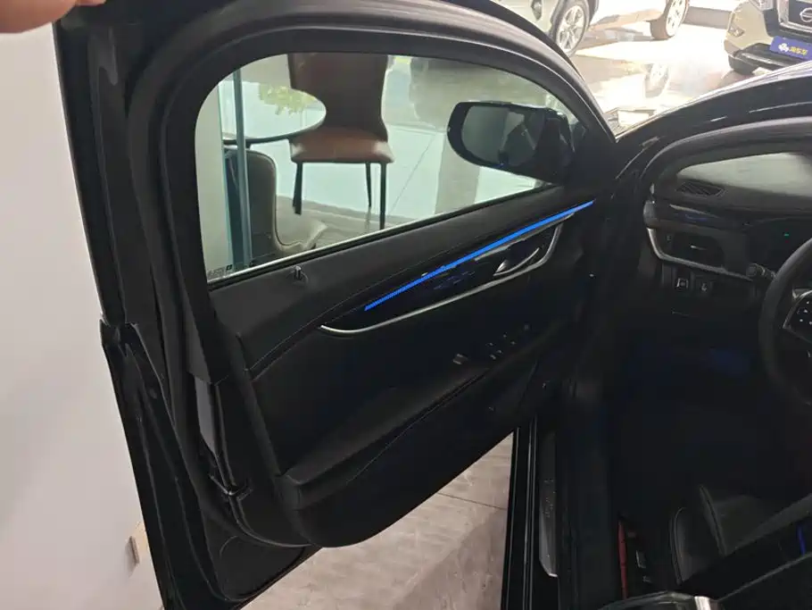 Cadillac XTS — миниатюра 7