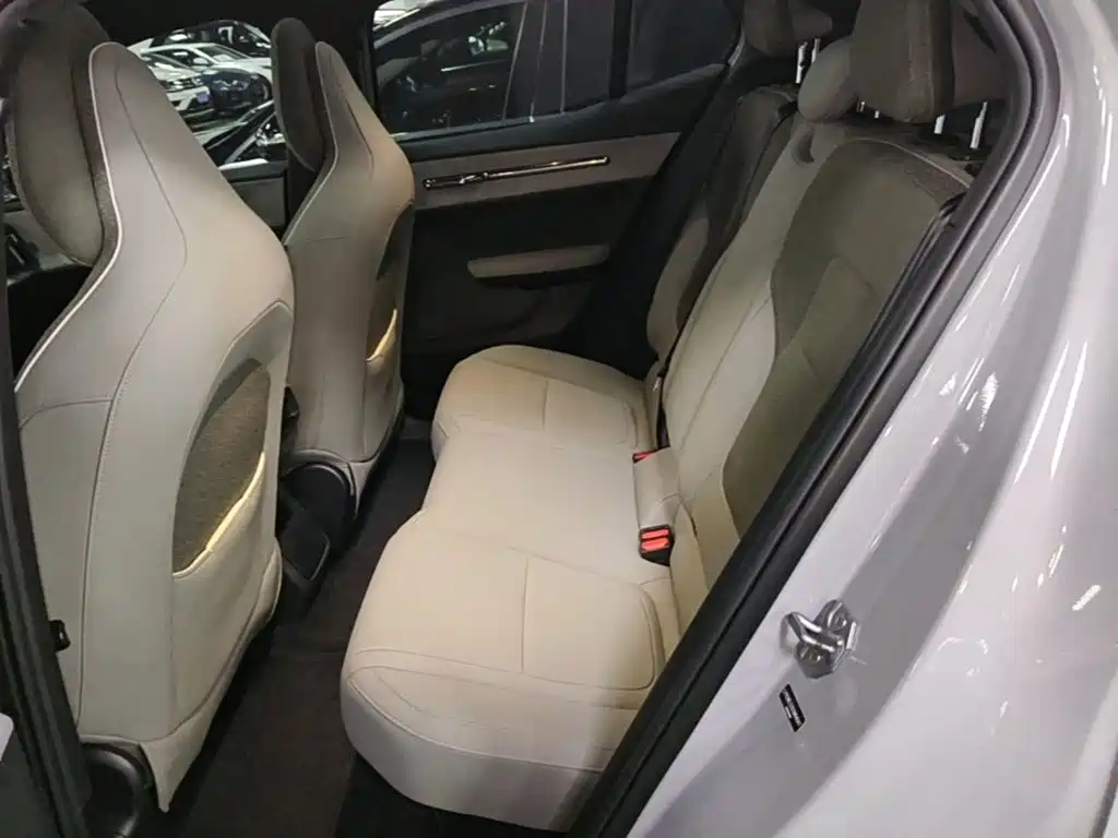 Volvo EX30 — миниатюра 17