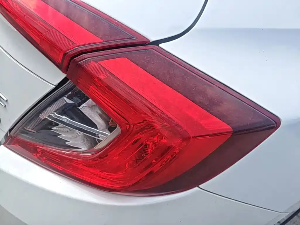 Honda Civic — миниатюра 8