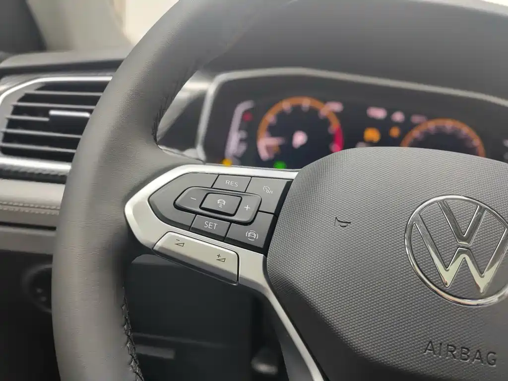 Volkswagen Tayron 2025 300TSI