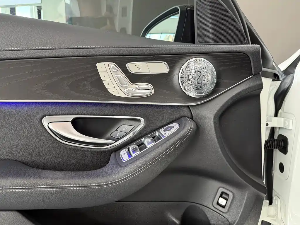 Mercedes-Benz C-Class — миниатюра 15