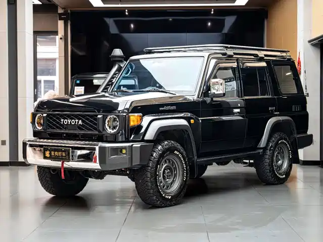 Toyota Land Cruiser LC76