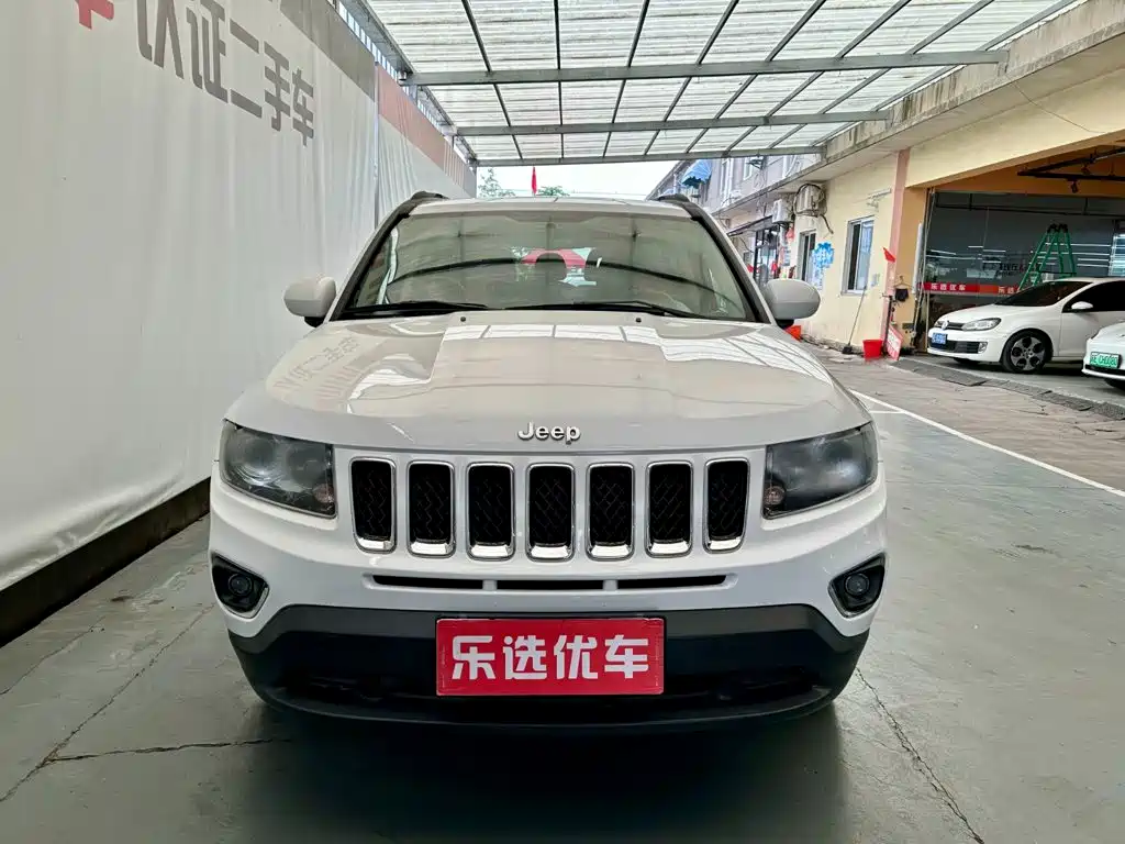 Jeep Compass (Import) — миниатюра 2