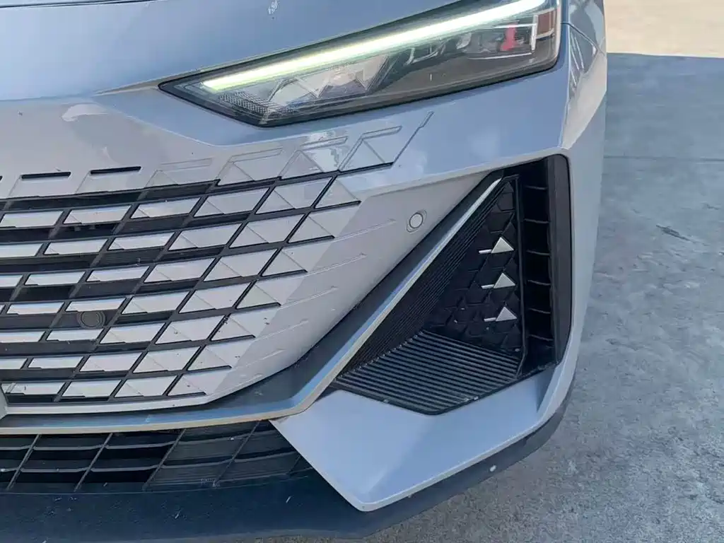 Changan UNI-V 2022 1.5T Luxury