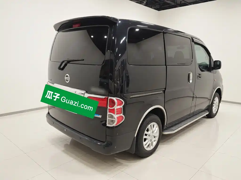 Nissan NV200 — миниатюра 6