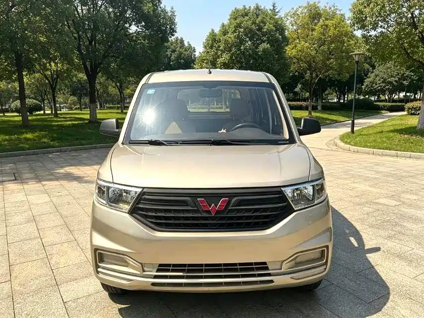 Wuling Hongguang V — миниатюра 4