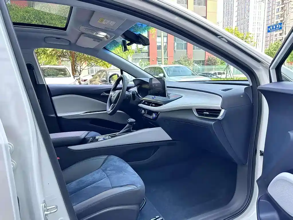 BUICK SLIGHTLY BLUE 6