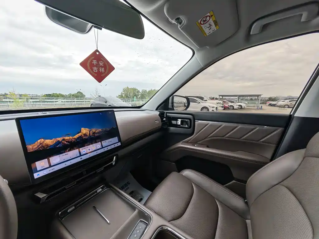Wuling Xingguang 560 New Energy — миниатюра 17