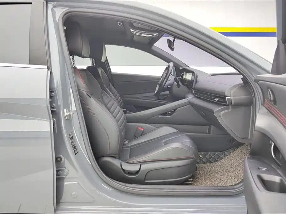 Hyundai Elantra 2021 240TGDi DCT LUX Luxury