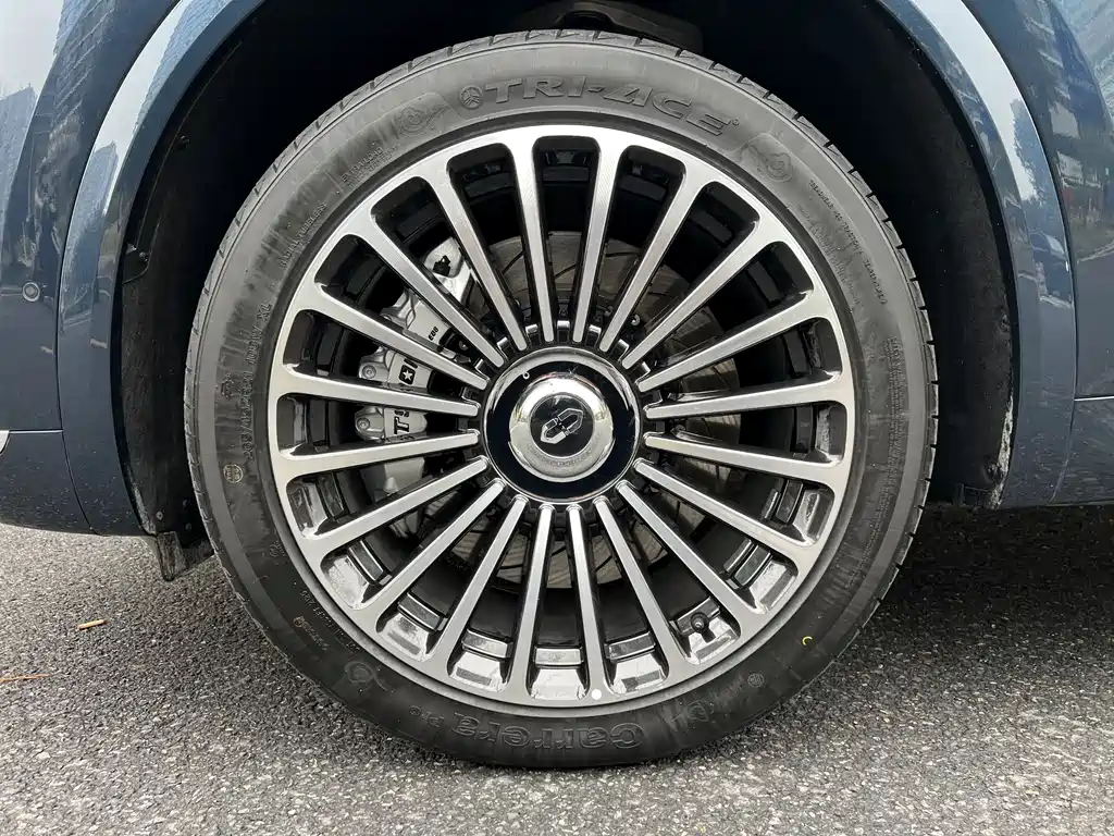 AITO ASK THE WORLD M8