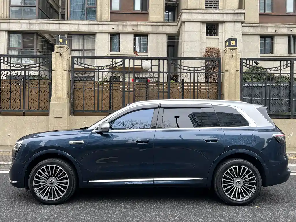 AITO ASK THE WORLD M8