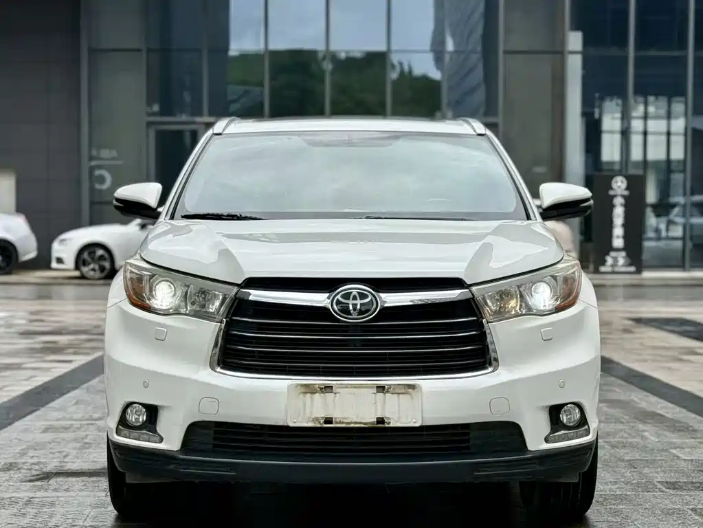 Toyota Highlander 2015 2.0T 7 мест