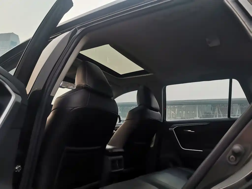 TOYOTA RAV4 RONGFANG