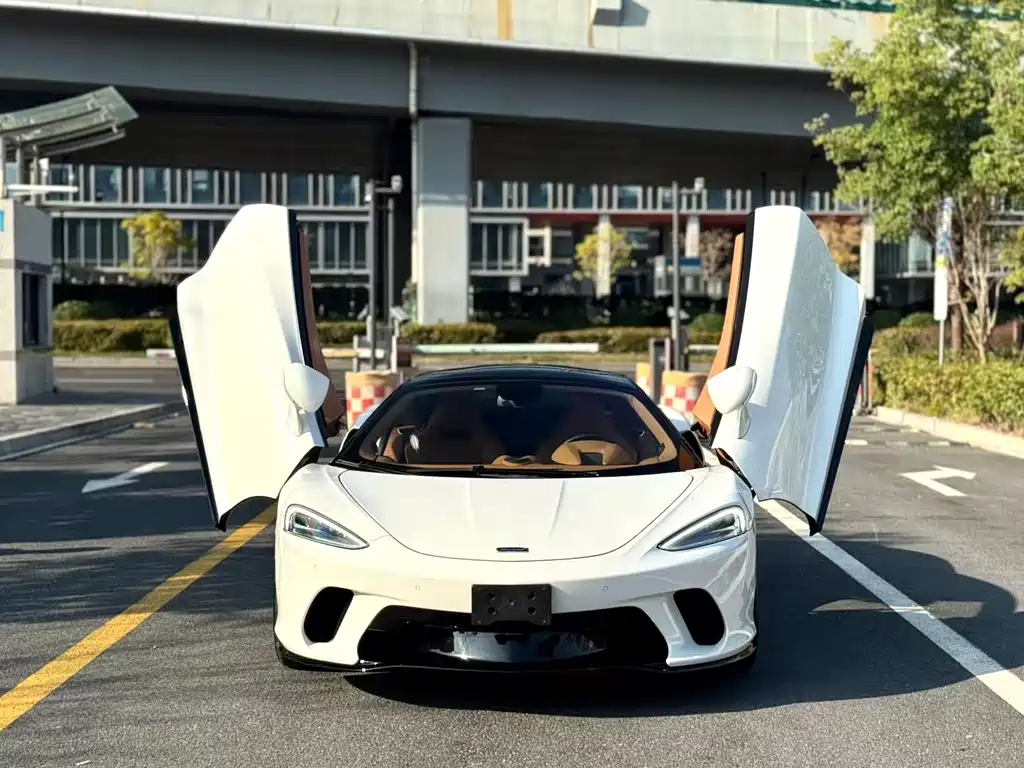 McLaren GT 2023