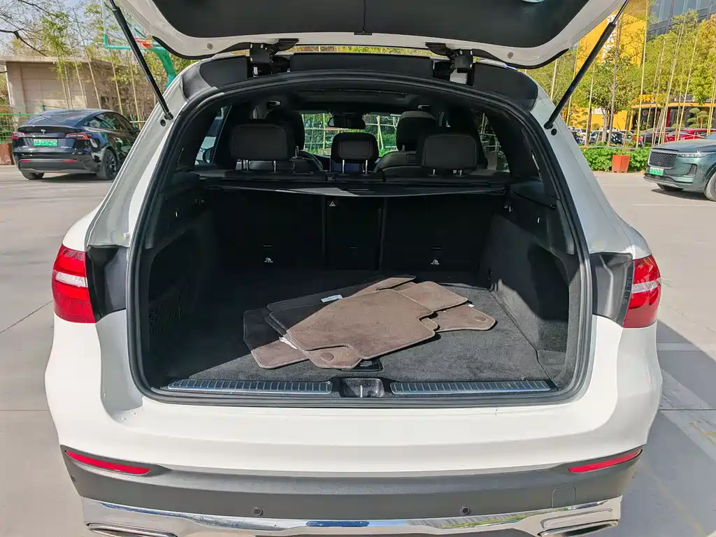 Mercedes-Benz GLC 2016 GLC 300 4MATIC Luxury
