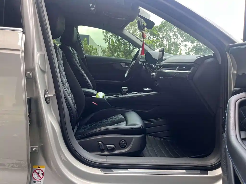 Audi A4L — миниатюра 9