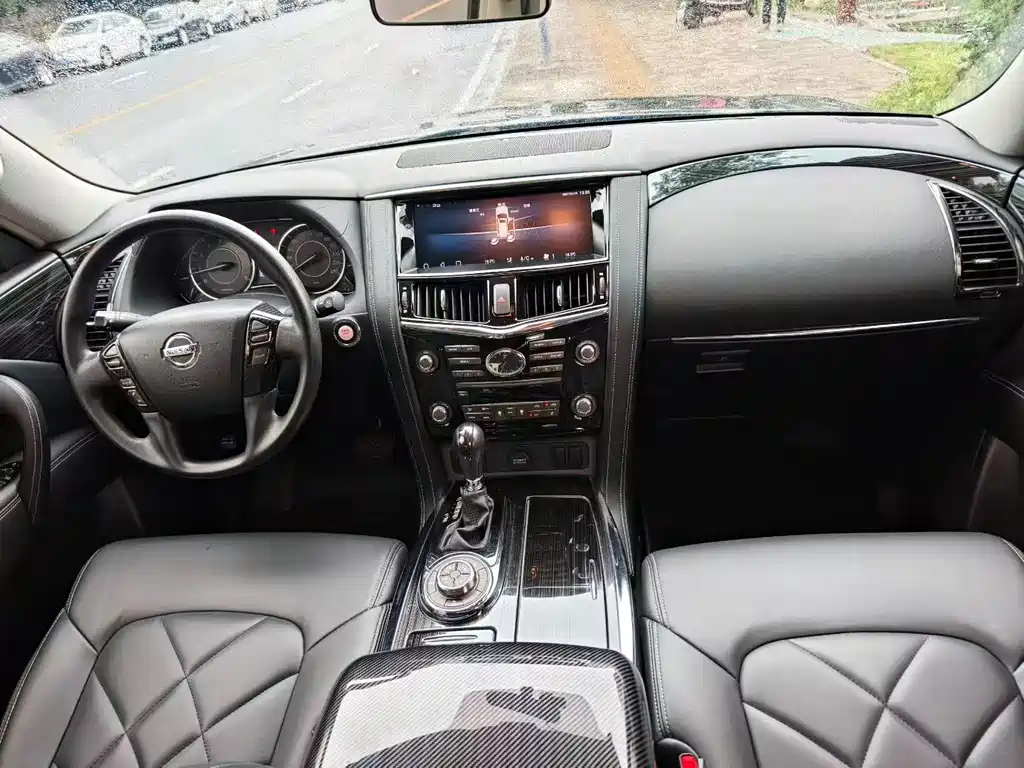 Nissan Patrol — миниатюра 8