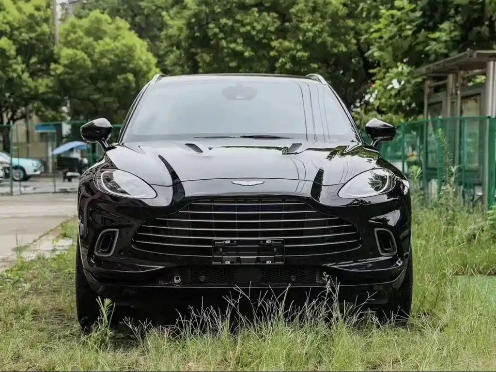 Aston Martin DBX 2021 4.0T V8
