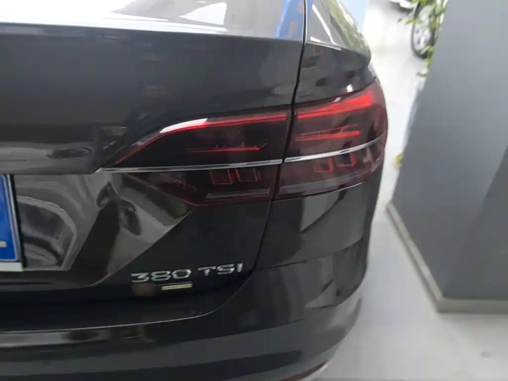 Volkswagen Phideon — миниатюра 8