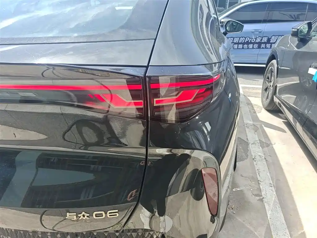 Volkswagen 06 2025 Pure