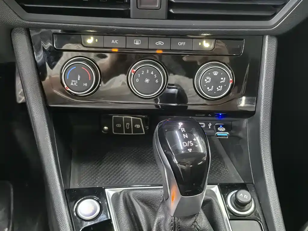 Volkswagen Sagitar 2022 280TSI DSG