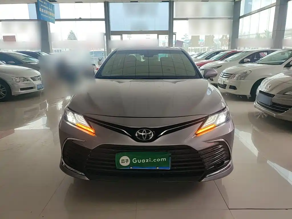 Toyota Camry — миниатюра 3