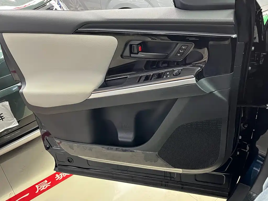 Toyota bZ4X — миниатюра 14