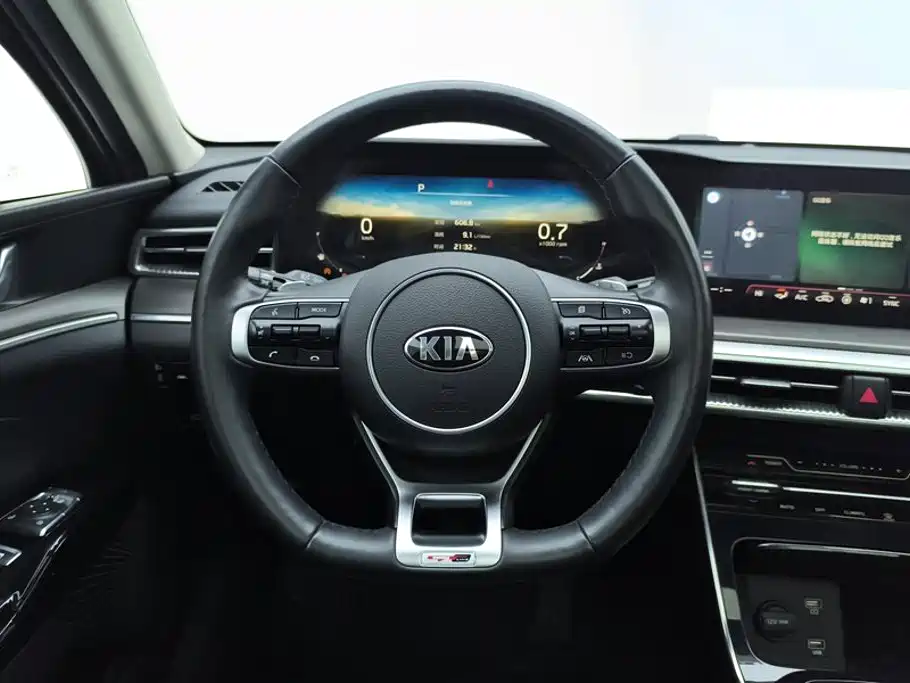 Kia K5 — миниатюра 15