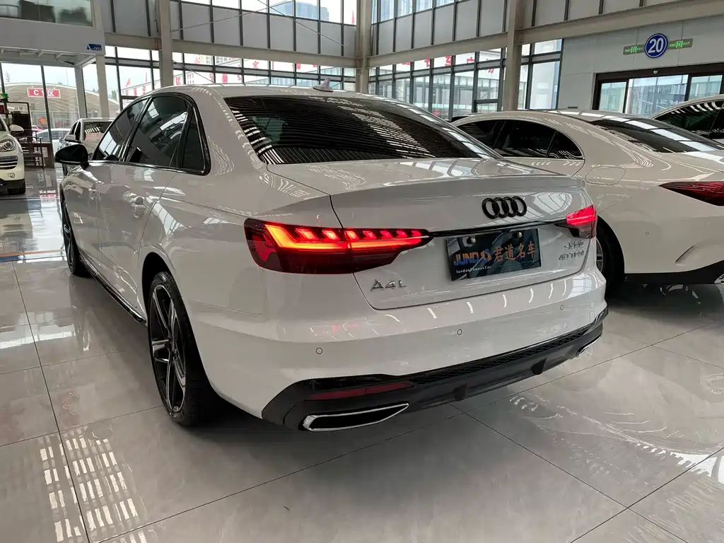 Audi A4L 2024 40 TFSI Luxury