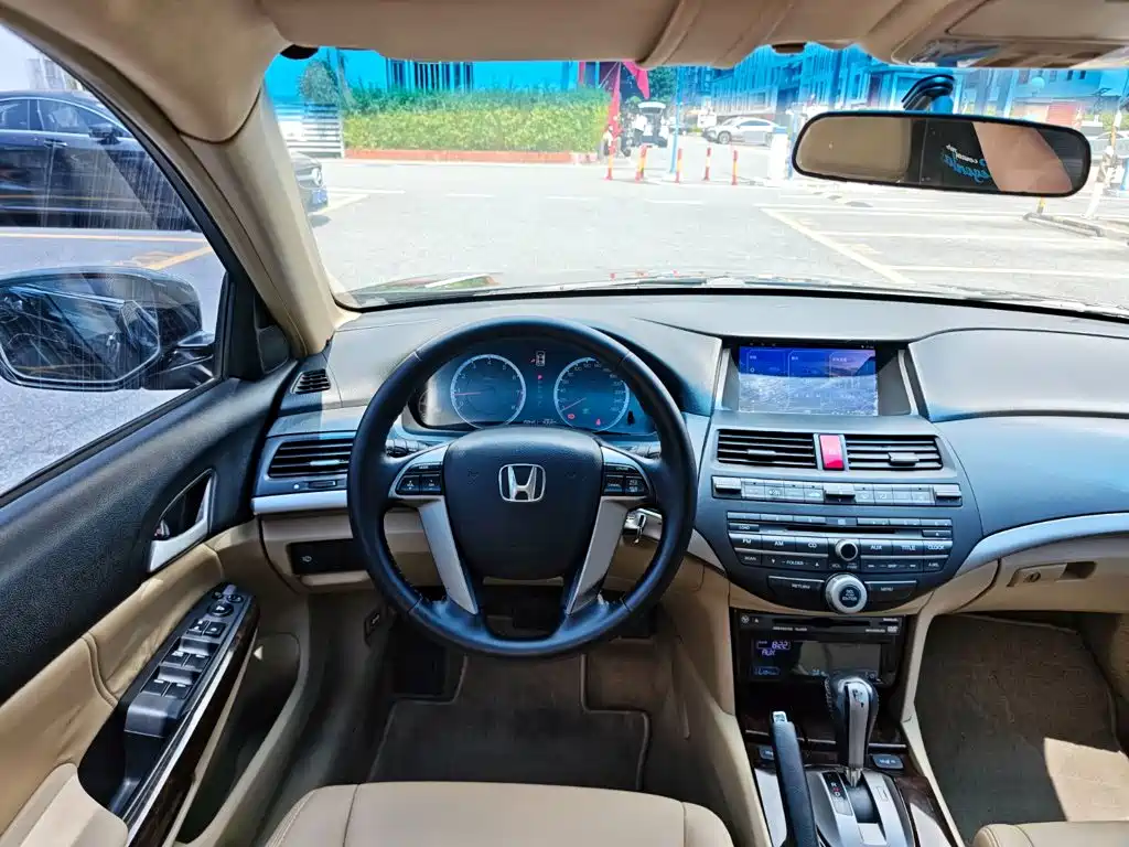 Honda Accord — миниатюра 18