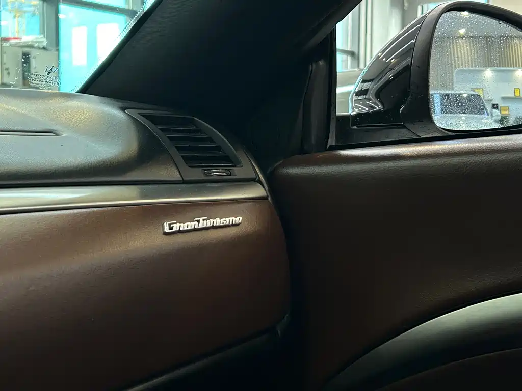 Maserati GranTurismo — миниатюра 8