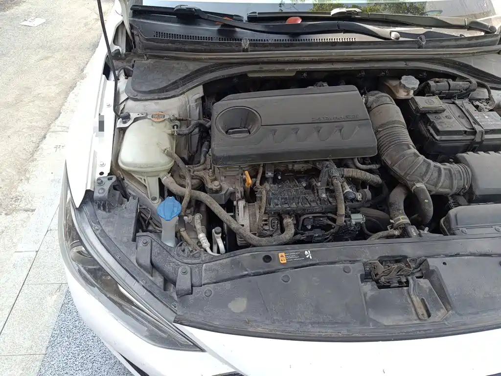 Hyundai Elantra — миниатюра 18