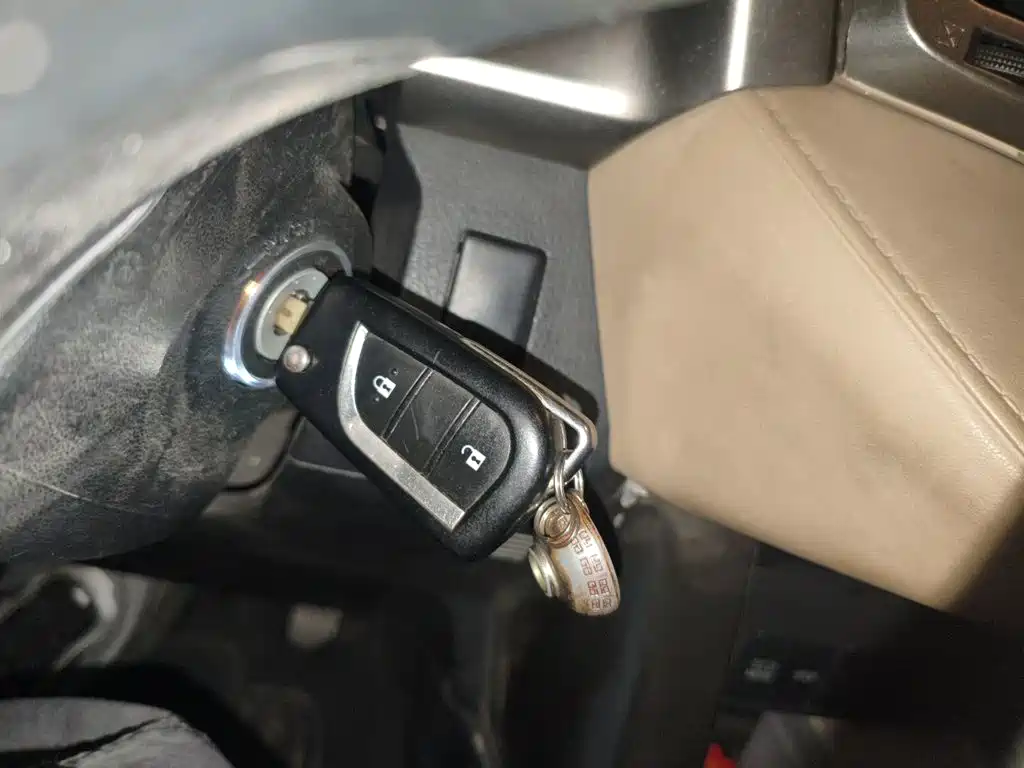 Toyota RAV4 — миниатюра 9