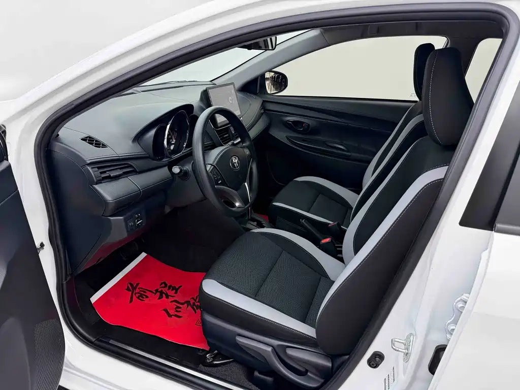 TOYOTA YARIS L ZHIXUAN