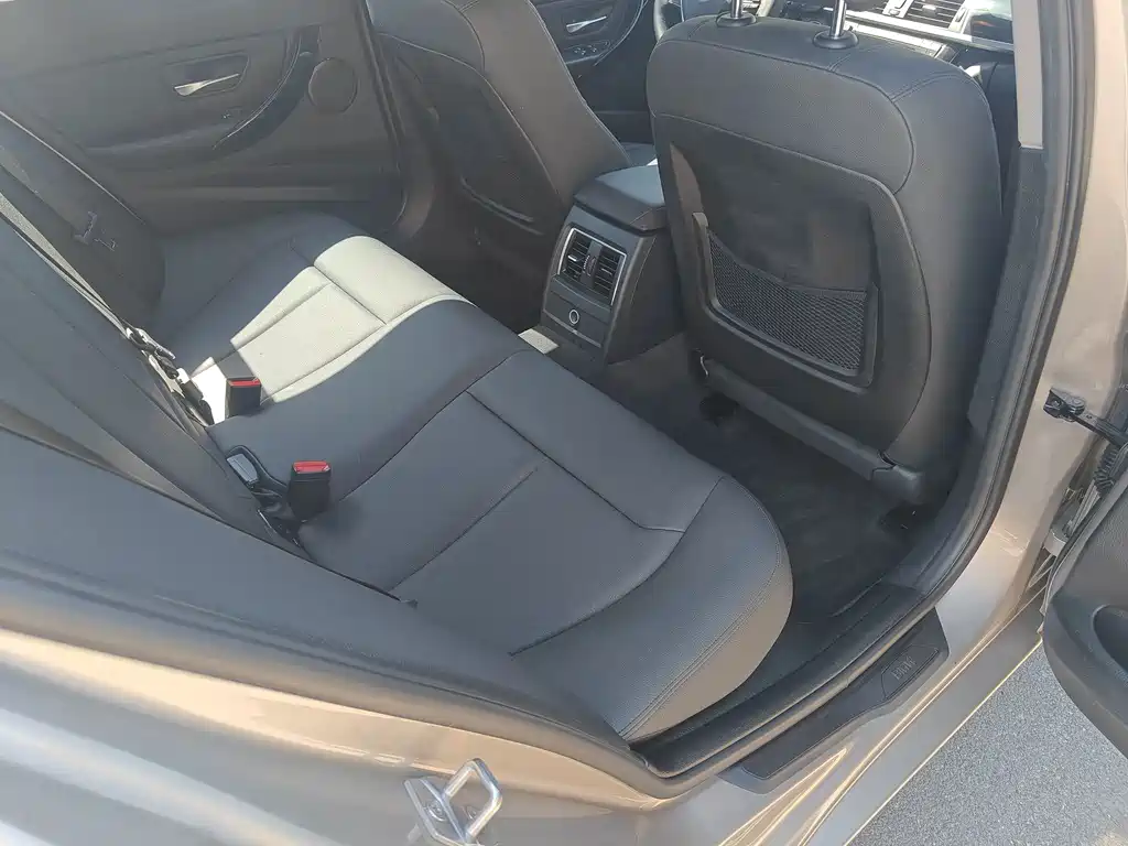 BMW 3 Series — миниатюра 9