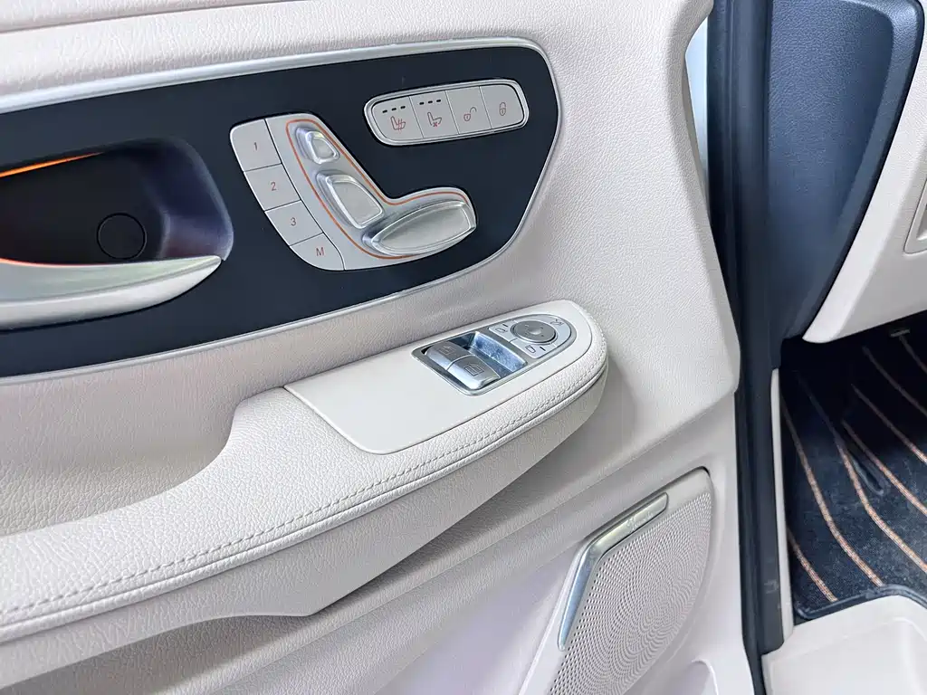 MERCEDES-BENZ V CLASS