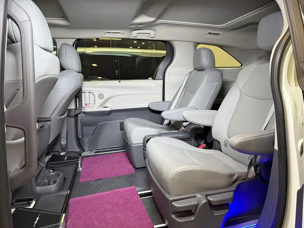 Toyota Granvia — миниатюра 9