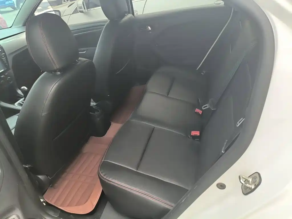 Citroen Elysee — миниатюра 17