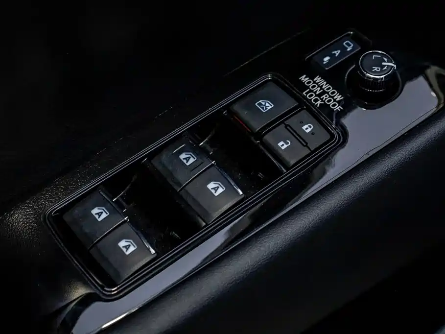 Toyota Vellfire — миниатюра 12