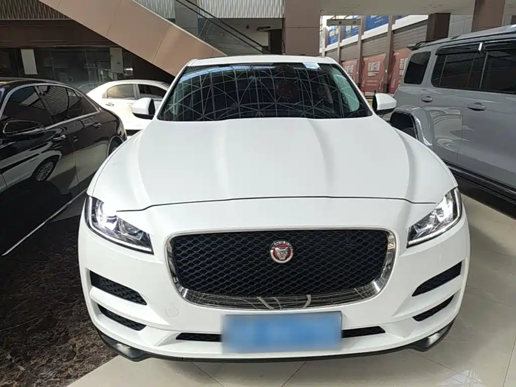 Jaguar F-PACE — миниатюра 3