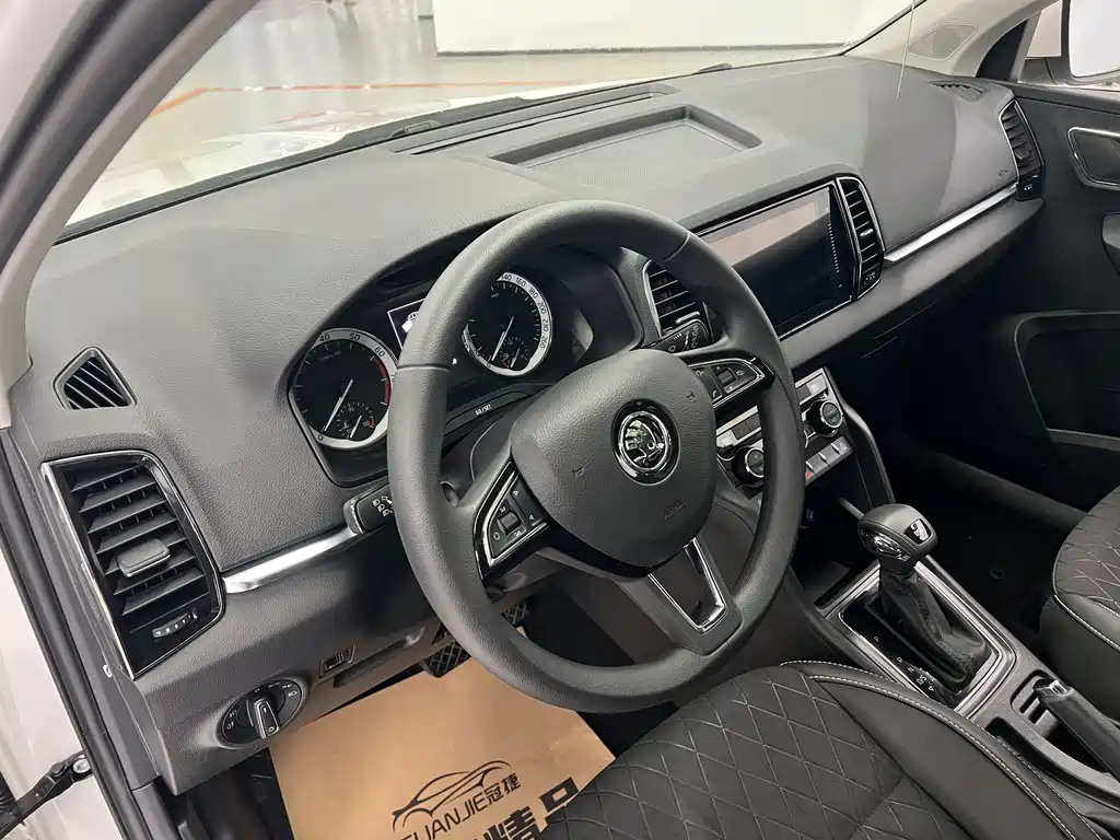 Skoda Karoq — миниатюра 6