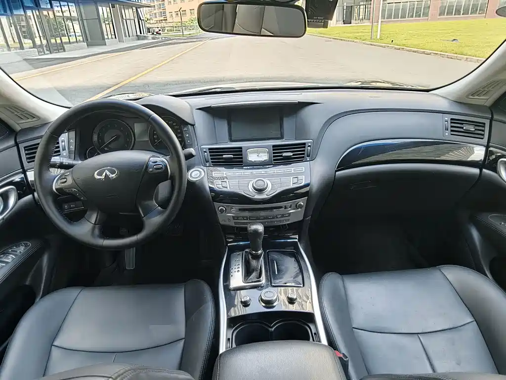 Infiniti Q70 — миниатюра 17